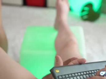 olive_you_ — Chaturbate recorded stream screenshot (28 Nov 2025)