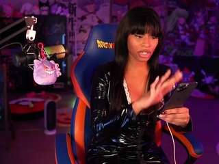 lovenzia — Camsoda recorded stream image, 29.11.2025 03:30