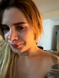 EmiliaCatalina — Stripchat recorded stream image, 30.11.2025 19:20