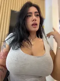 clarachanelricek — Stripchat recorded stream image, 02.12.2025 19:40