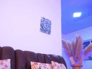 lara-giraldo — Camsoda recorded stream image, 04.12.2025 03:50