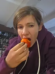 Lina_lou4 — Stripchat recorded stream image, 05.12.2025 10:20