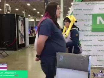 crimsonkitten — Chaturbate recorded stream screenshot (05 Dec 2025)