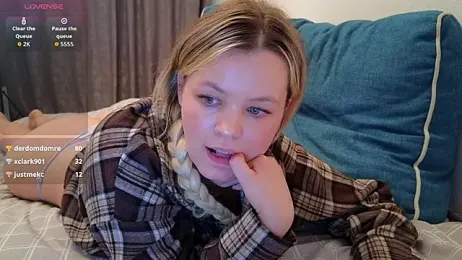 Milana15 — Stripchat recorded stream screenshot (09 Dec 2025)