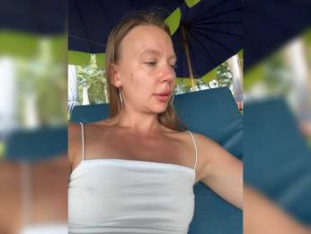 Linnea — Bongacams recorded stream screenshot (10 Dec 2025)