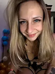 emma4xxx — Stripchat recorded stream image, 10.12.2025 20:30