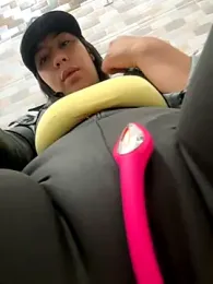 kim_monti — Stripchat recorded stream screenshot (10 Dec 2025)