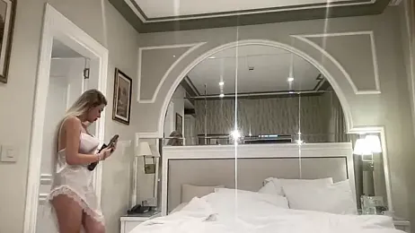 petitebeauty — Stripchat recorded stream screenshot (11 Dec 2025)