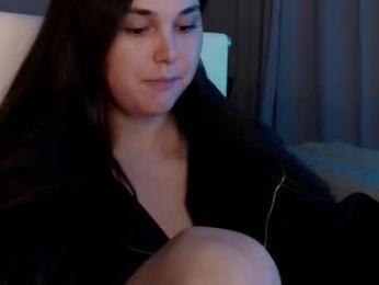 hollyextra — Chaturbate recorded stream image, 26.02.2025 20:00
