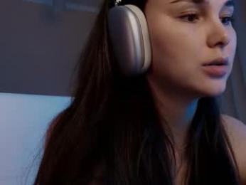 hollyextra — Chaturbate recorded stream image, 26.02.2025 20:00