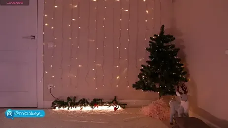 Miablueye — Stripchat recorded stream image, 13.12.2025 15:10