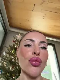 EmaSalis — Stripchat recorded stream screenshot (15 Dec 2025)