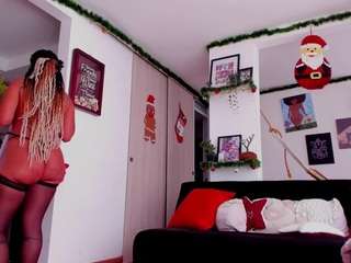 karlyee — Camsoda recorded stream image, 15.12.2025 13:10