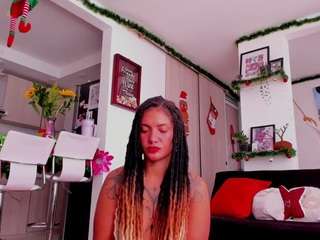 karlyee — Camsoda recorded stream image, 15.12.2025 13:10