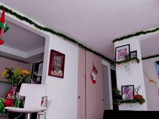 karlyee — Camsoda recorded stream image, 15.12.2025 13:10