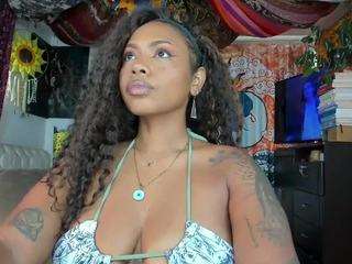 elizagrey — Camsoda recorded stream screenshot (17 Dec 2025)