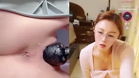 Krismil3 — Stripchat recorded stream image, 17.12.2025 21:00