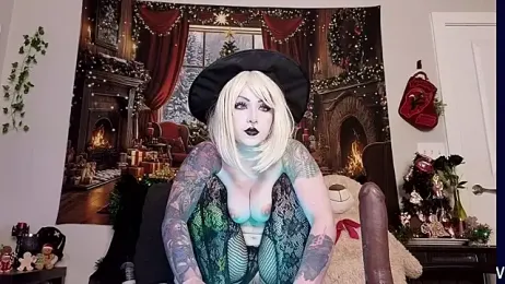 Ivey_Strigoi — Stripchat recorded stream screenshot (18 Dec 2025)