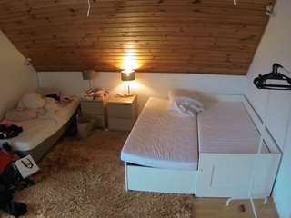 voyeurcam-julmodels-whitebed-2 — Camsoda recorded stream screenshot (15 Dec 2025)