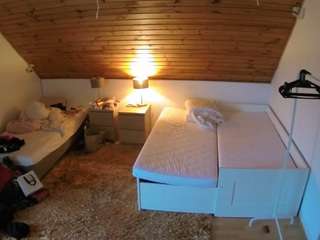 voyeurcam-julmodels-whitebed-2 — Camsoda recorded stream screenshot (15 Dec 2025)