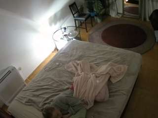 voyeurcam-julmodels-whitebed-4 — Camsoda recorded stream image, 13.12.2025 15:00