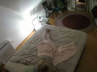 voyeurcam-julmodels-whitebed-4 — Camsoda recorded stream image, 13.12.2025 15:00