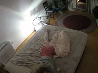 voyeurcam-julmodels-whitebed-4 — Camsoda recorded stream image, 13.12.2025 15:00