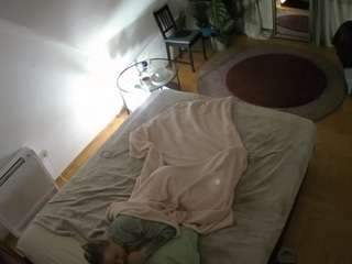 voyeurcam-julmodels-whitebed-4 — Camsoda recorded stream image, 13.12.2025 15:00