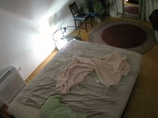 voyeurcam-julmodels-whitebed-4 — Camsoda recorded stream image, 13.12.2025 15:00