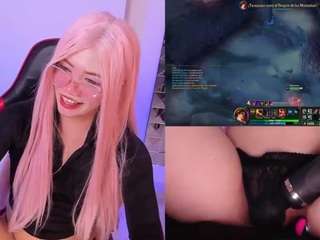 lilapop4 — Camsoda recorded stream image, 20.12.2025 05:30