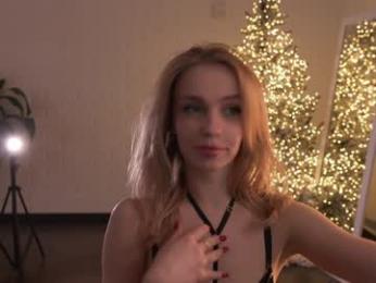 alissa_wxw — Chaturbate recorded stream screenshot (21 Dec 2025)