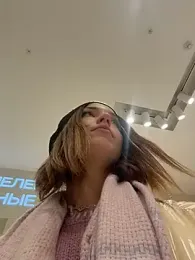 DollyTall — Stripchat recorded stream screenshot (22 Dec 2025)