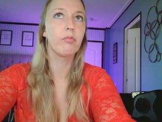 lucyallen4201 — Camsoda recorded stream image, 27.02.2025 17:40
