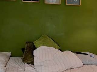 karlyee — Camsoda recorded stream image, 22.12.2025 15:00