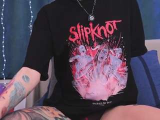yourfeetmodel — Camsoda recorded stream image, 24.12.2025 07:20