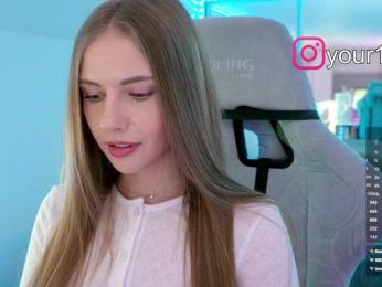 VikkiExtraCheese — Bongacams recorded stream image, 24.12.2025 23:40