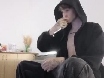 drinklinov — Chaturbate recorded stream screenshot (25 Dec 2025)