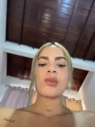 emiss_ — Stripchat recorded stream image, 27.12.2025 16:00