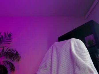 oliviaowens — Chaturbate recorded stream image, 28.02.2025 06:00