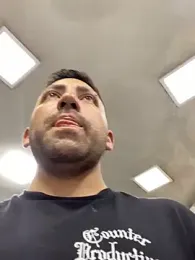 JuanZapata33 — Stripchat recorded stream image, 29.12.2025 20:50