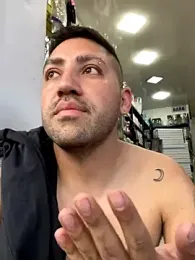 JuanZapata33 — Stripchat recorded stream image, 29.12.2025 20:50