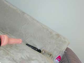 bella-sweeet — Camsoda recorded stream screenshot (28 Feb 2025)