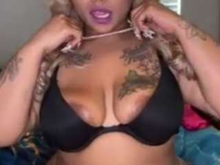 laylared — Camsoda recorded stream image, 01.01.2026 14:10