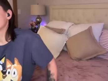 officiallyonlytams — Chaturbate recorded stream screenshot (02 Jan 2026)