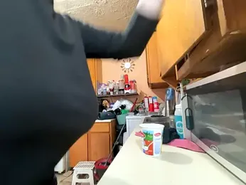 Snowbunnycake_131 — Stripchat recorded stream image, 02.01.2026 12:20