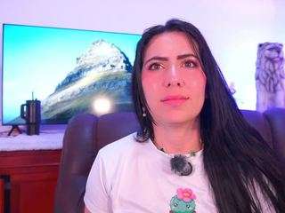 lara-giraldo — Camsoda recorded stream image, 04.01.2026 00:00