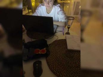 YuGoVi — Bongacams recorded stream image, 04.01.2026 19:20