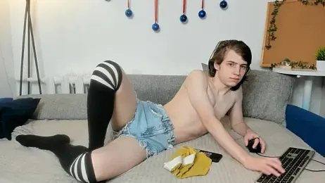 AvenGlow — Stripchat recorded stream screenshot (07 Jan 2026)