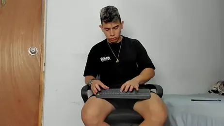 andrew_rose_ — Stripchat recorded stream image, 08.01.2026 16:30