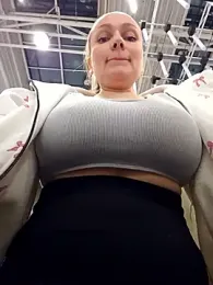Bondgirl_013 — Stripchat recorded stream image, 11.01.2026 14:20